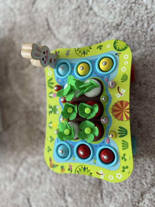 Дитячий деревʼяний сортер