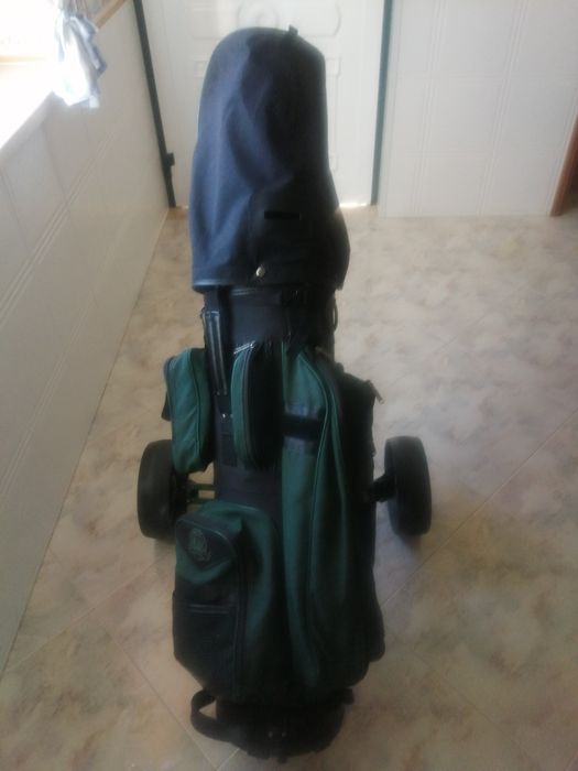 Vendo saco de golfe com tacos