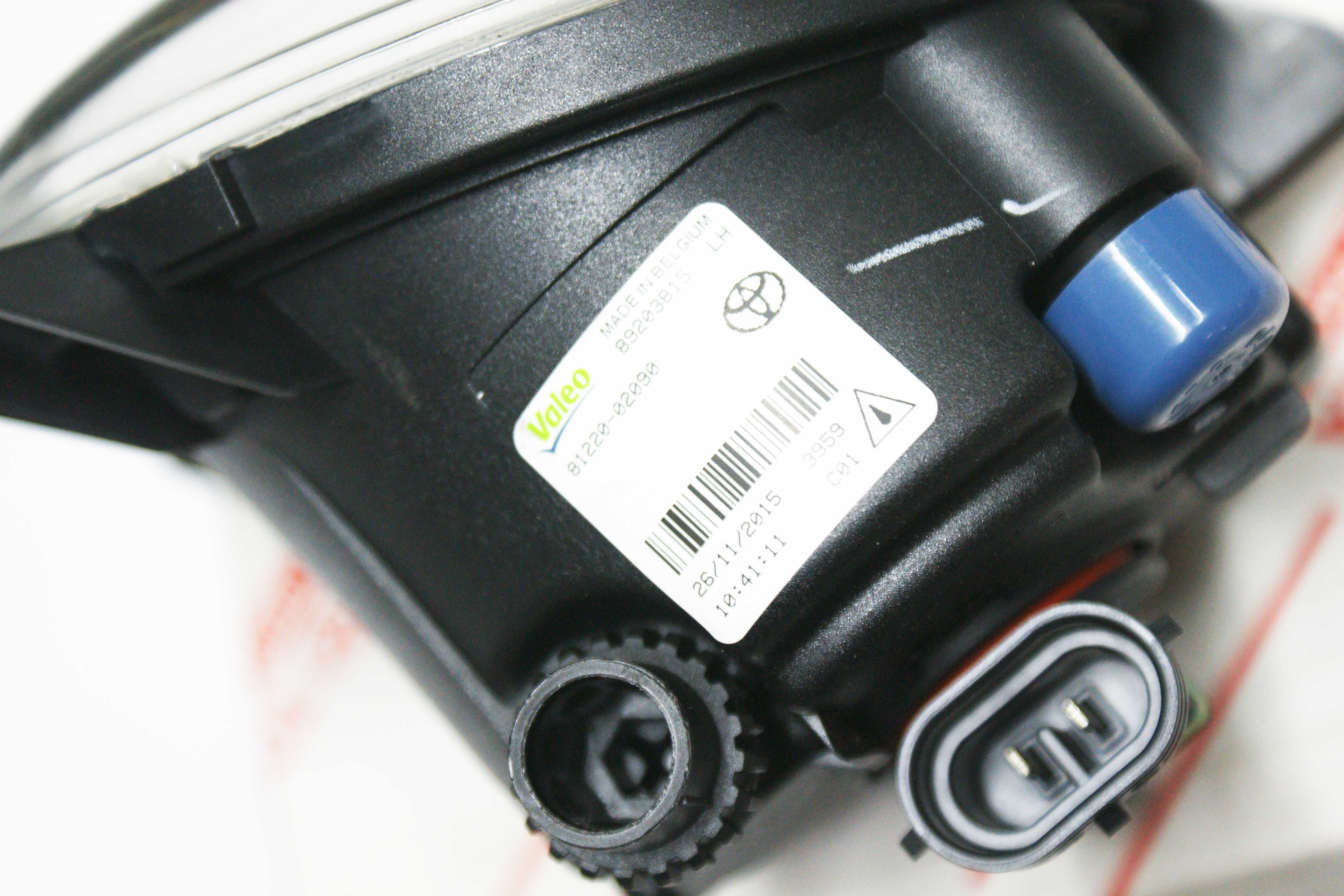 Halogen lewy OE Toyota Corolla E12 Corolla Verso NOWY oryginalny