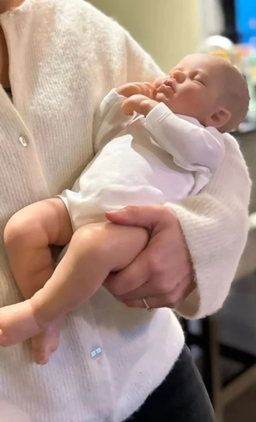 Nowa duża lalka typu Reborn śpiący bobas z akcesoriami prezent