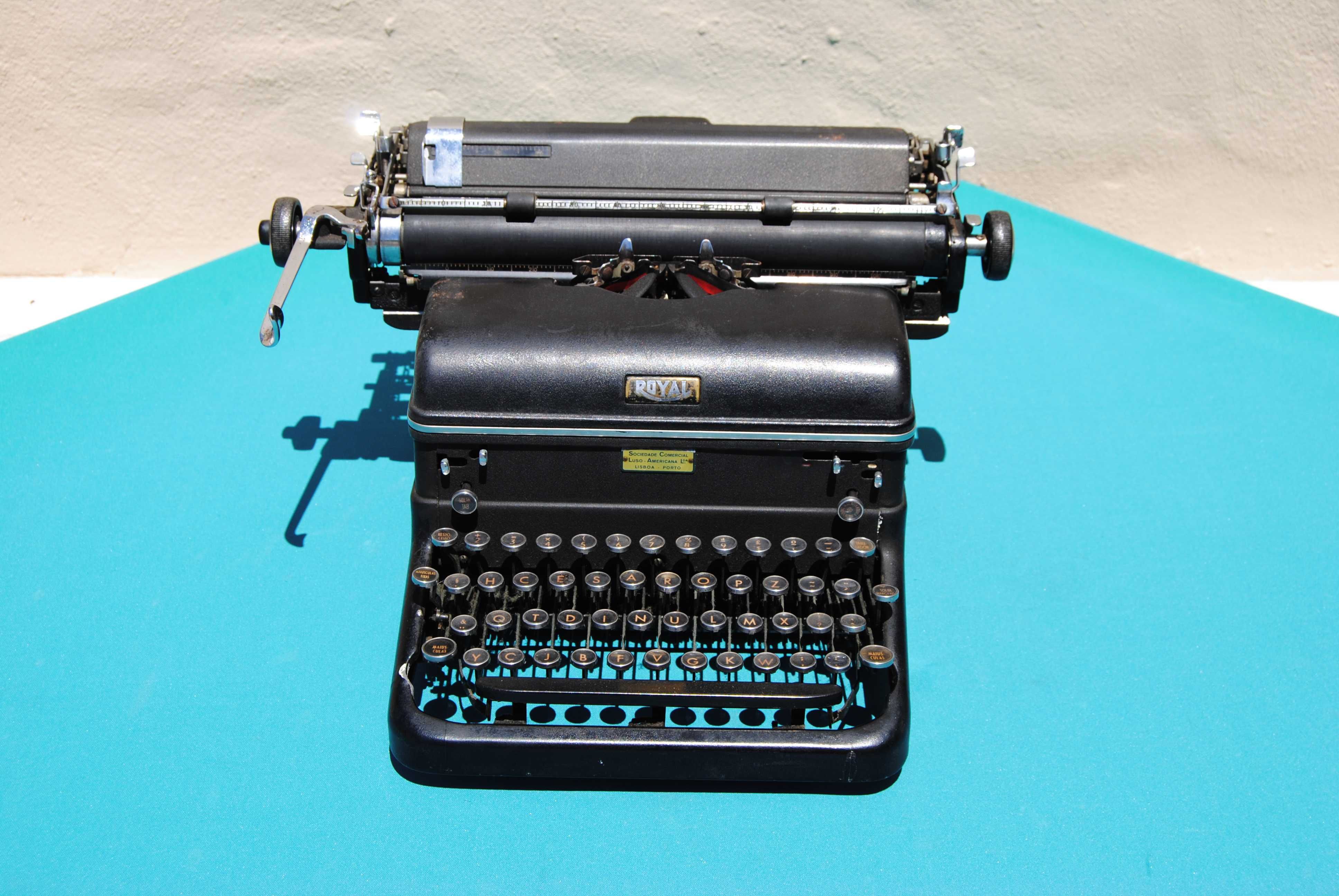 Máquina de Escrever Antiga ROYAL modelo KMM Vintage 40´s