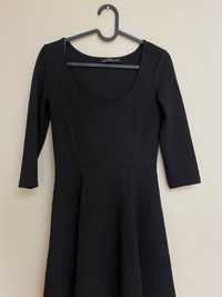 Czarna sukienka Bershka M
