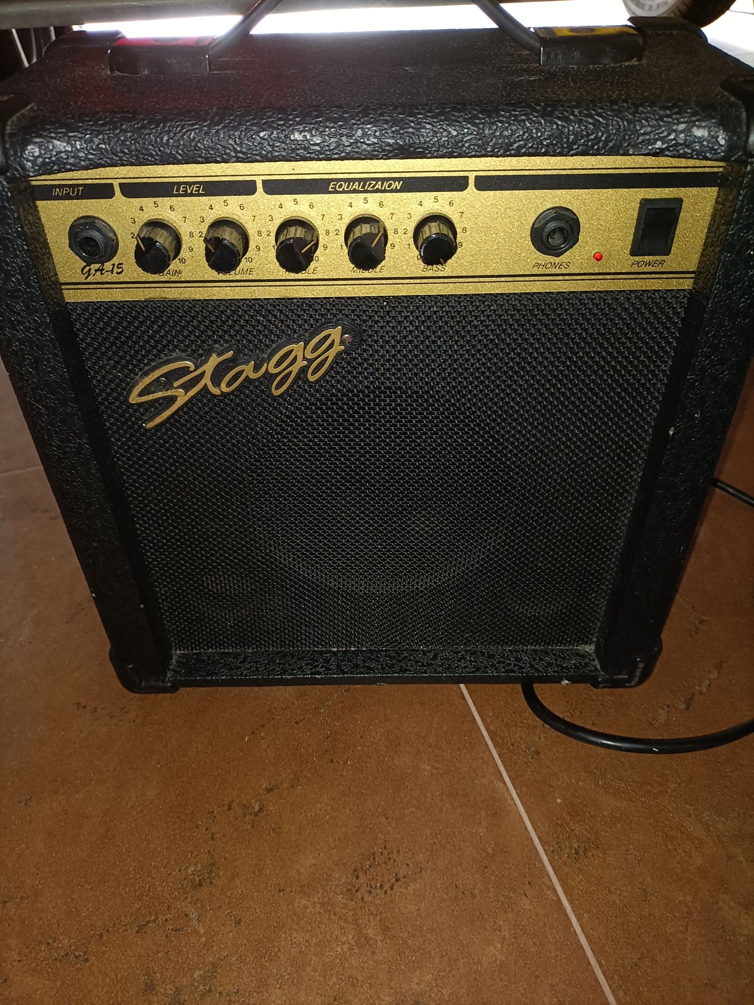 Amplificador Stagg 19W