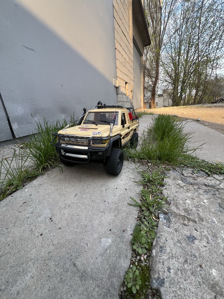 Іграшка на радіокеруванні MN 82 Toyota LC79 + допрацьований