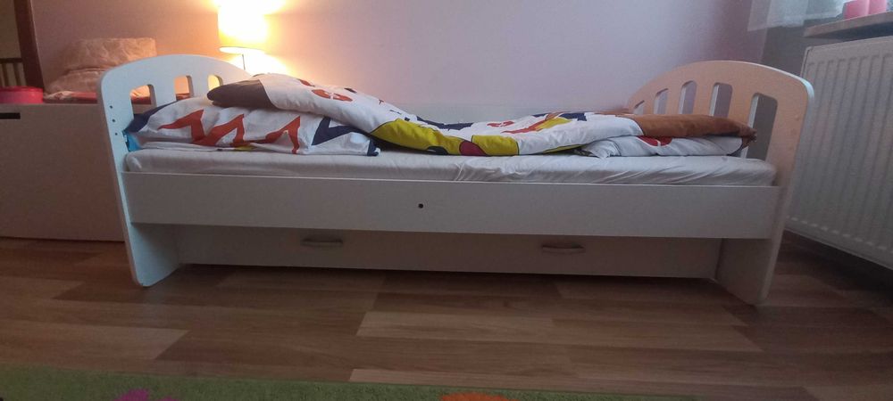 Łóżko dziecięce z materacem