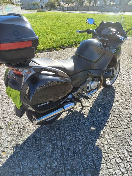 Honda Deauville NT 700 com ABS