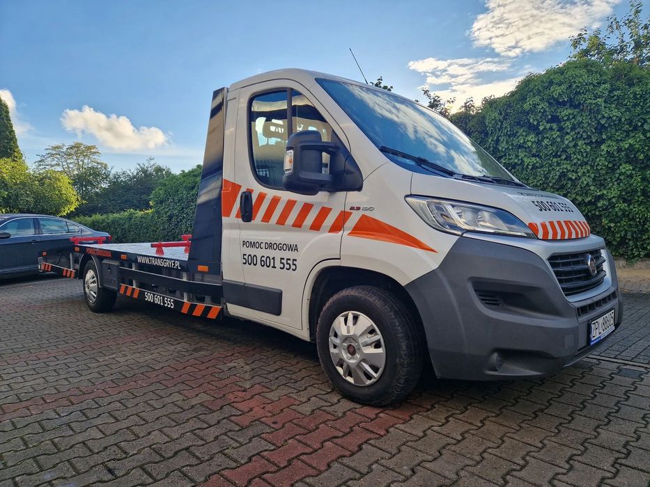 Fiat Ducato  Laweta bardzo mało użytkowana, bardzo dobry stan.