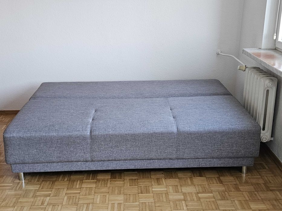 Sofa rozkładana z pojemnikiem na pościel