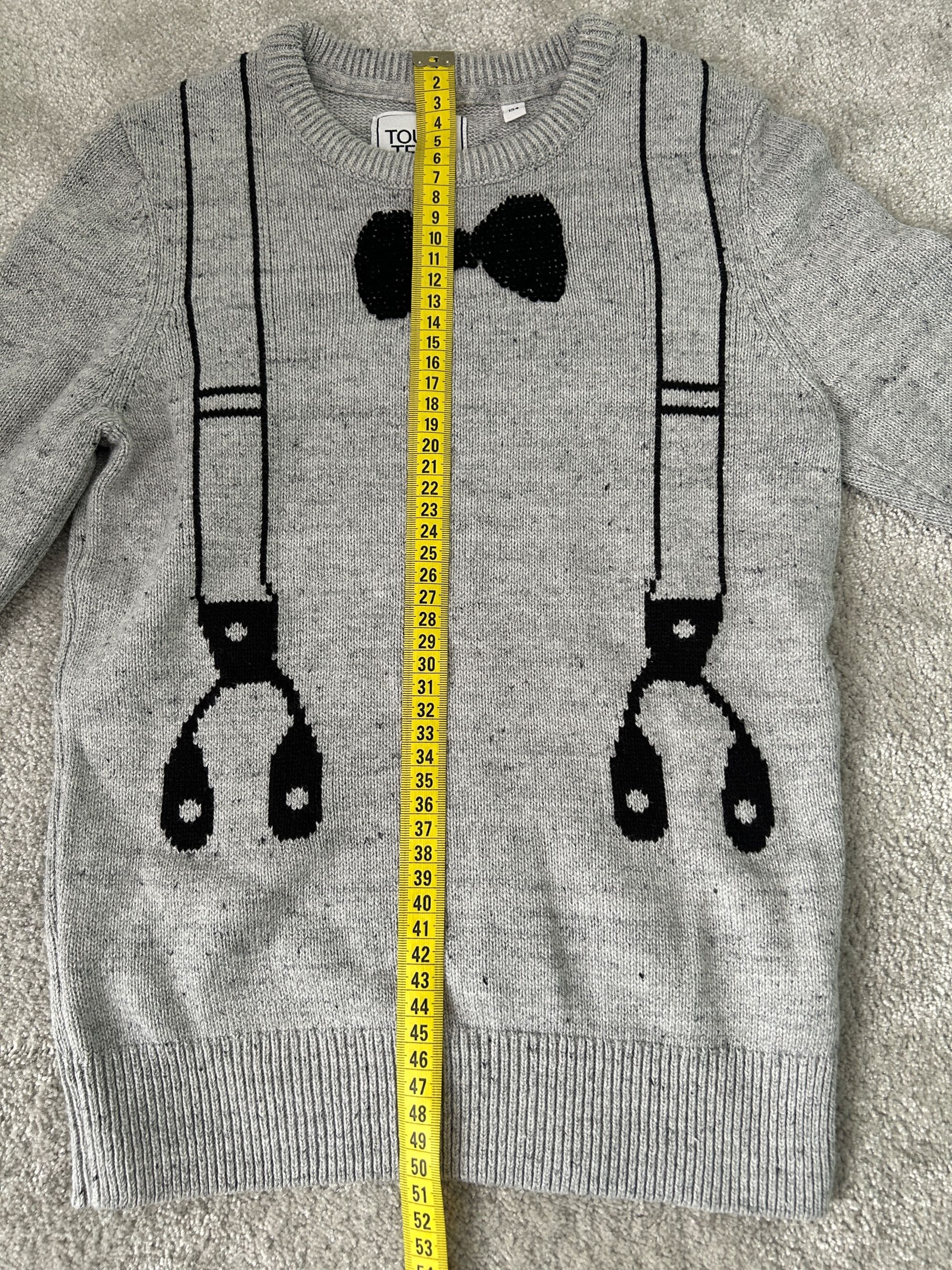 sweter 134 szary z muchą