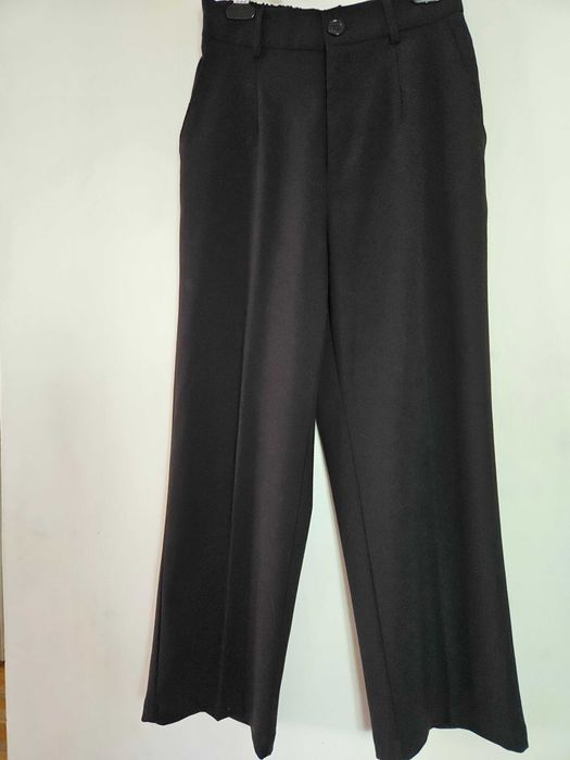 Czarne spodnie- spodnie galowe- spodnie House