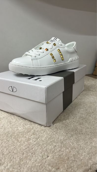 Жіноче взуття Valentino