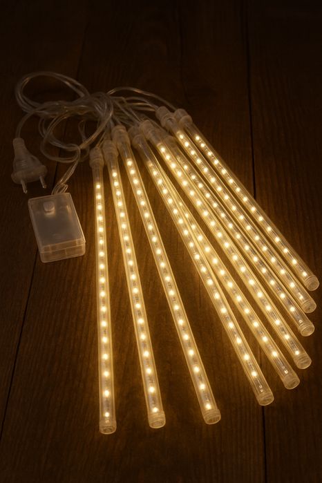 LED Гірлянда. Стильна LED гірлянда у вигляді «метеорного дощу»