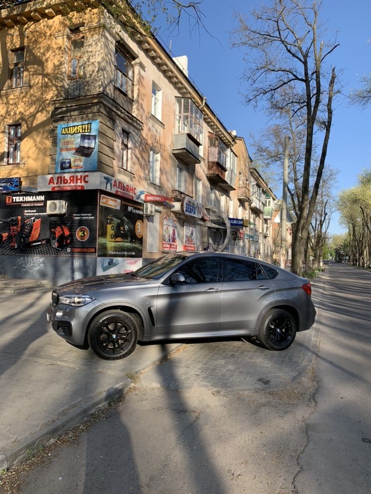 BMW X6 35i своя официальная.