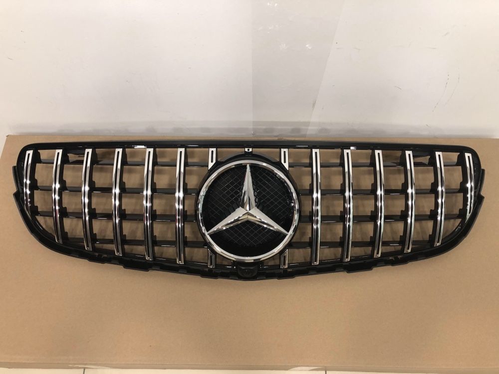 Решетка Mercedes W 213 блек Мерседес радиатора центральная