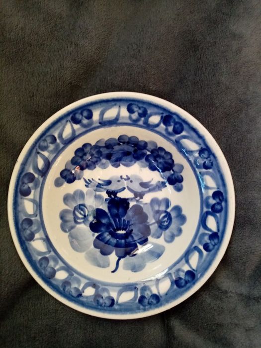 Gleboki talerzyk w kobalcie z ptaszkami