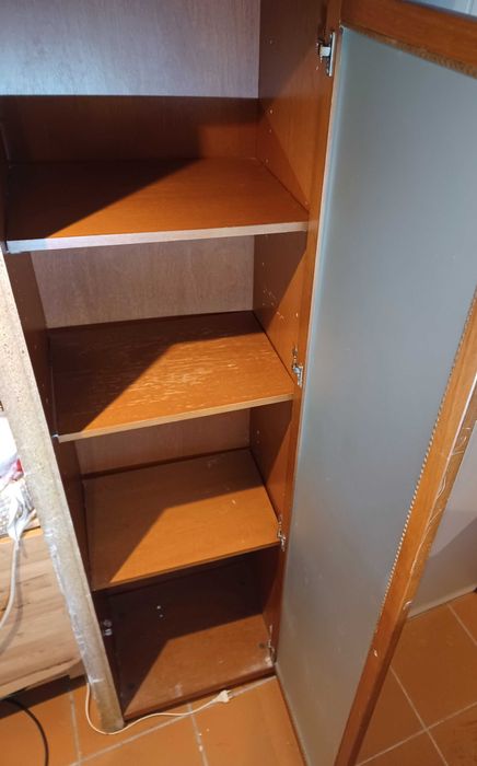 Armario de Prateleiras