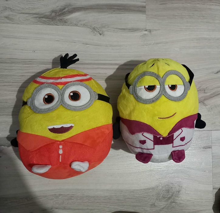 Minionki pluszaki na rękę zapinane + GRATISY