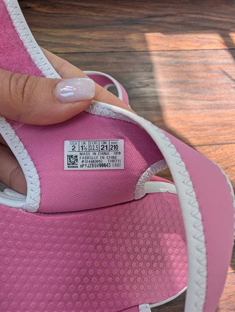 Сандалии Reebok , босоножки, тапочки стелька 21 см.