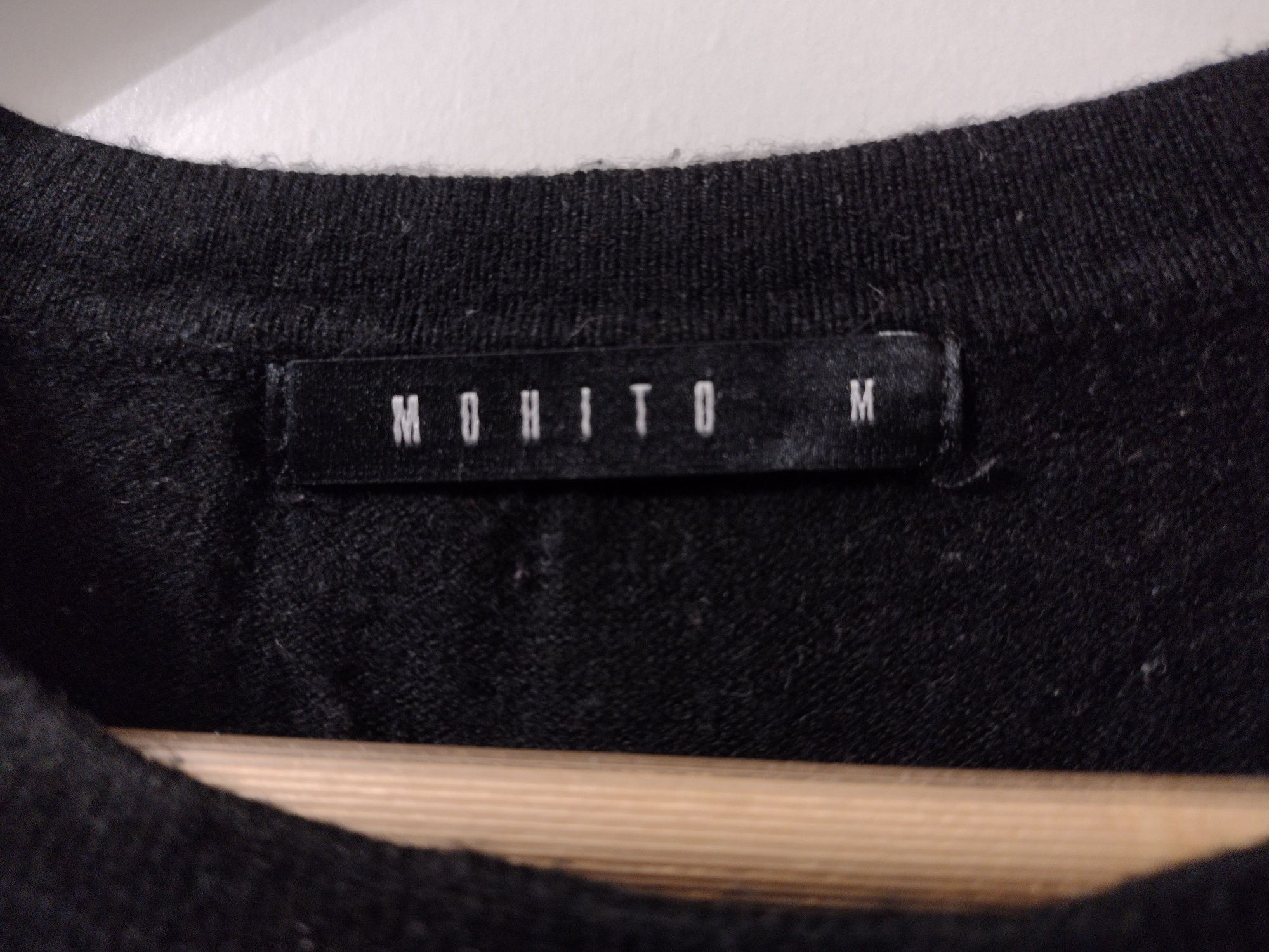 Sweterek czarny Mohito