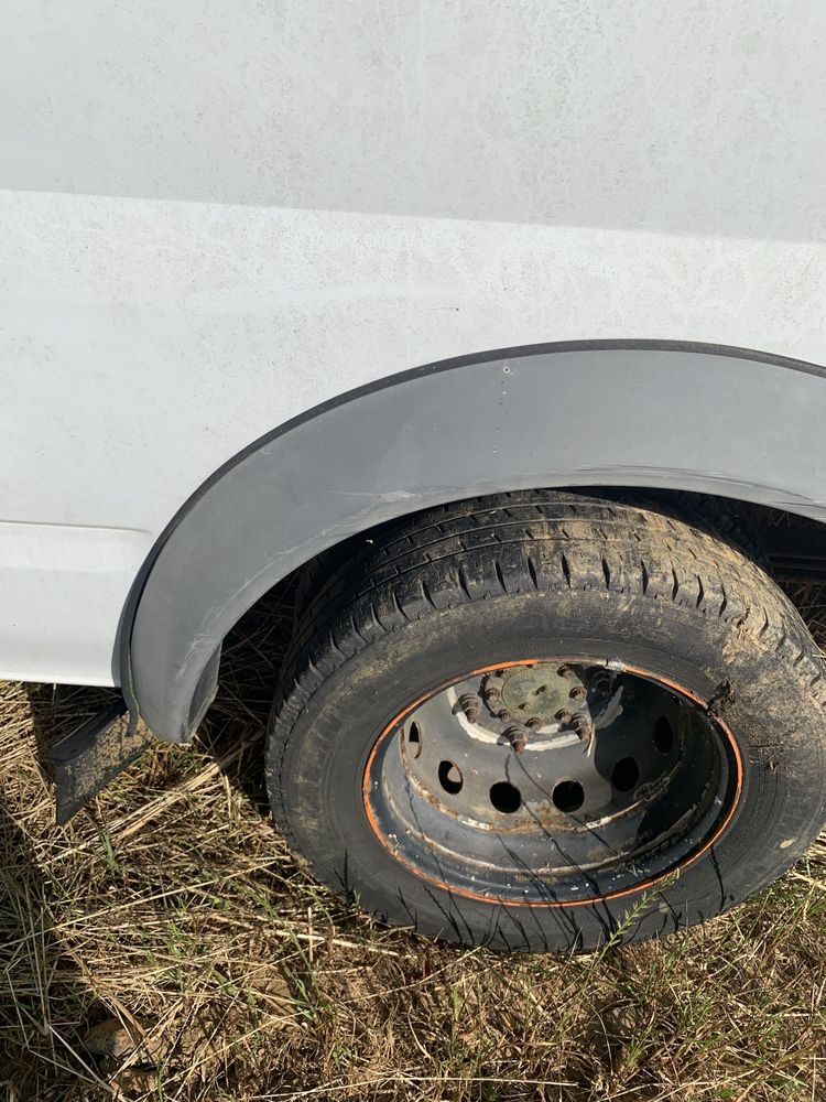 Carrinha Ford Transit ano 2006 com rodado duplo
