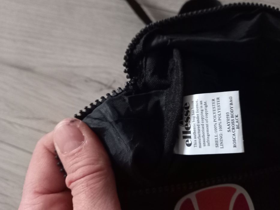 Продам сумку на пояс Ellesse