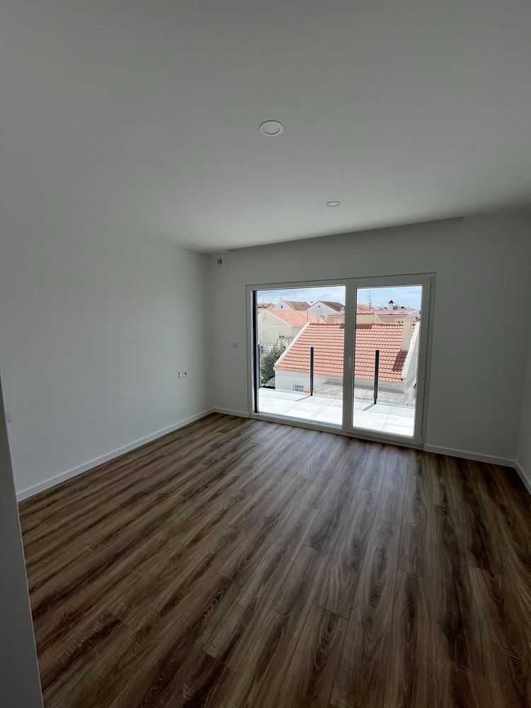 Moradia Moderna T3 com Piscina - Caparica e Trafaria