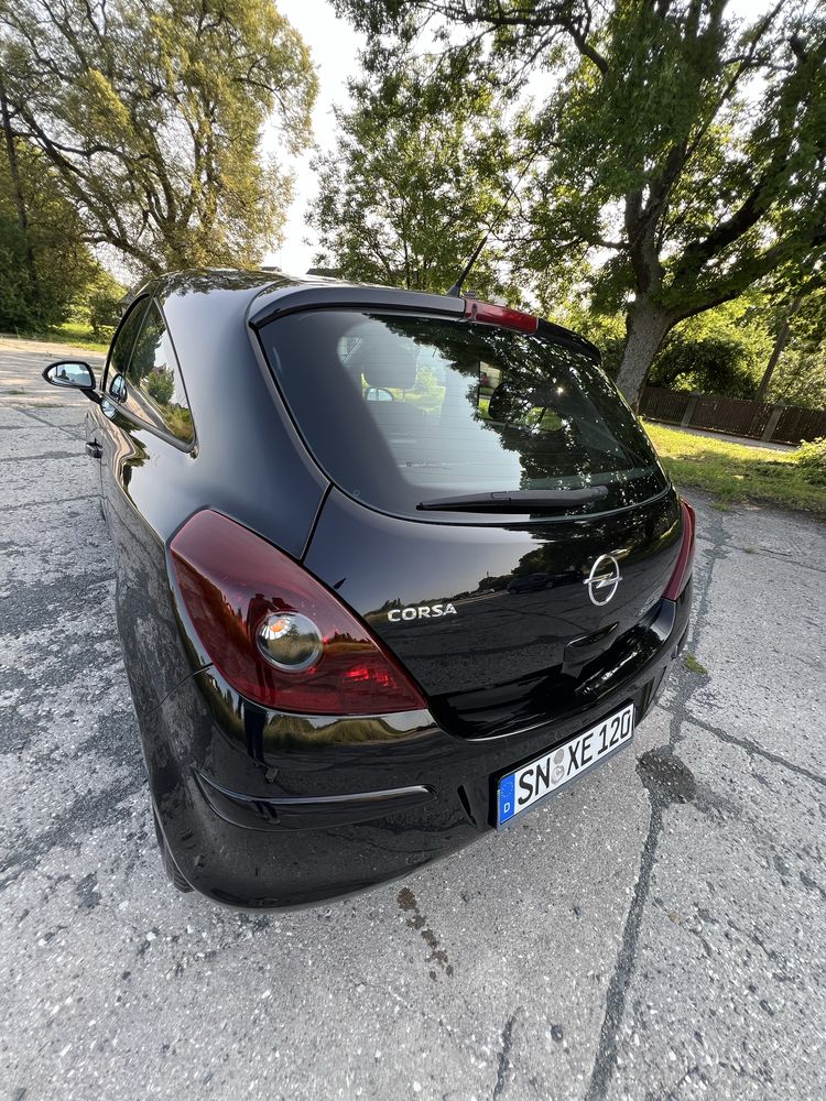 Opel Corsa 1,2 benzyna rok 2009