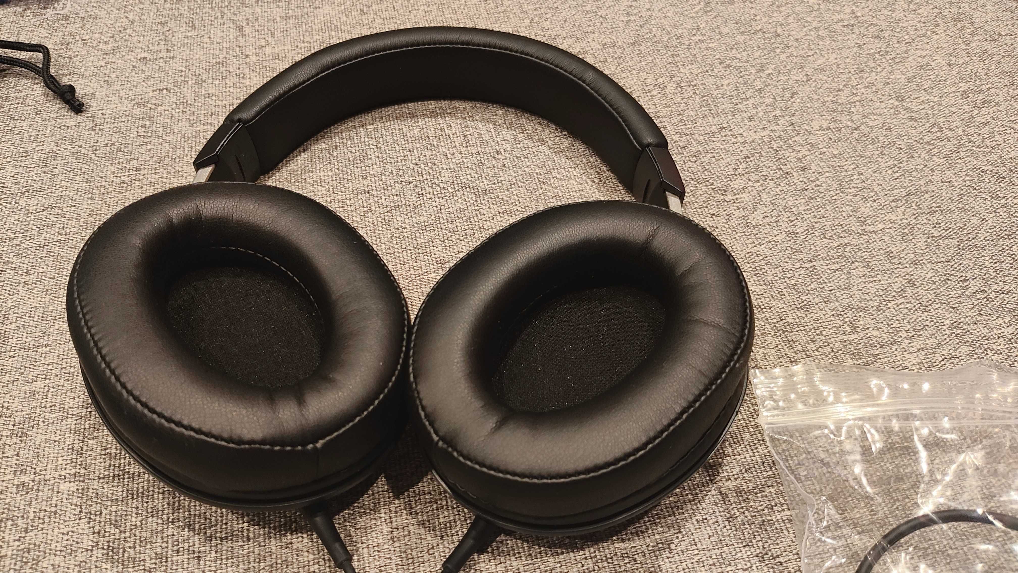 Навушники Audio-Technica ATH-MSR7b (балансні)