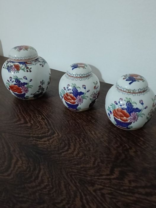Conjunto de 3 peças de louça de Macau em excelente estado