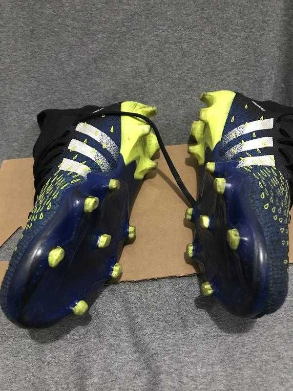 Бутсы Adidas predator demonscale