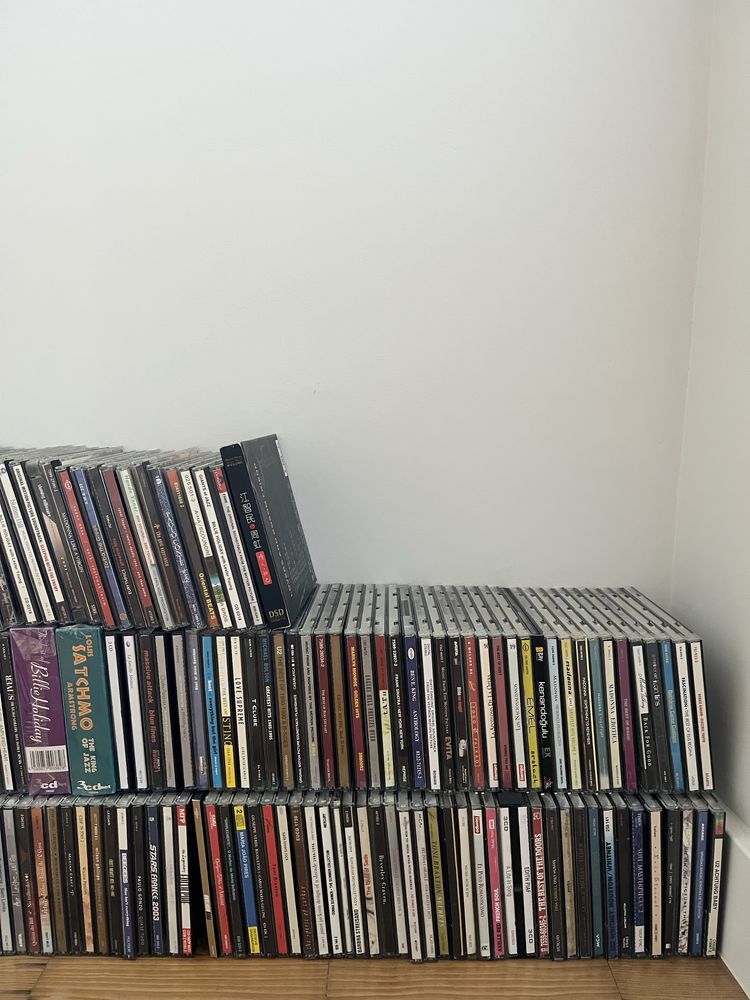 Coleção de CDs Originais – Pop, Rock, Jazz, Clássica e World Music
