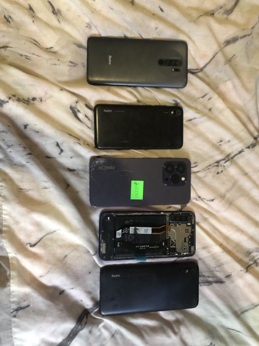 Продам лот телефоном на запчасти