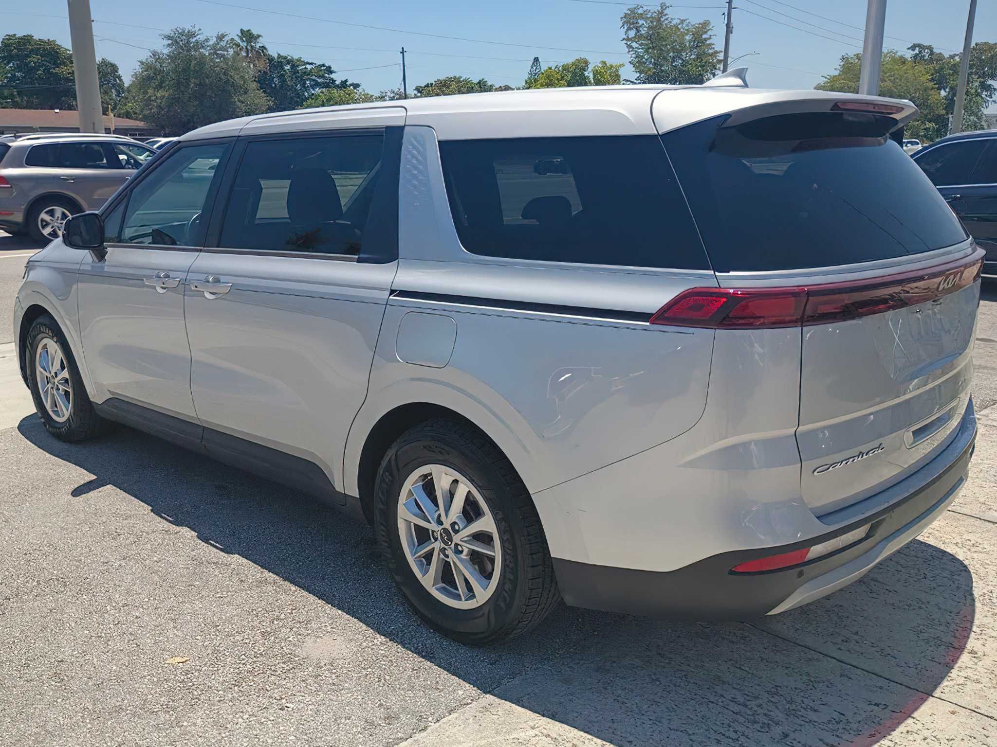 Kia Carnival LX 2022