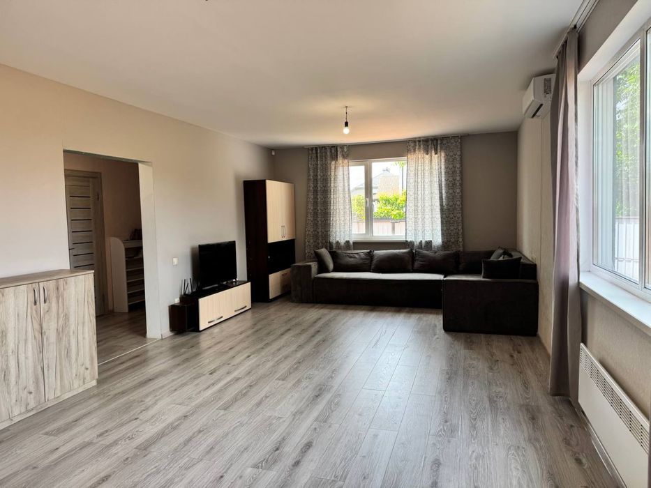 Продам будинок-дуплекс 2 поверховий Святопетрівське.