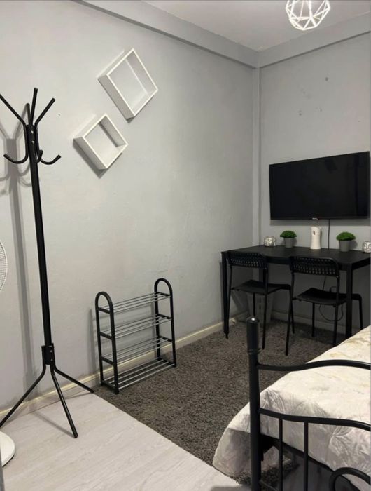 Arrenda-se quarto com wc