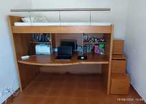 Cama com secretária em Madeira ( Oportunidade)