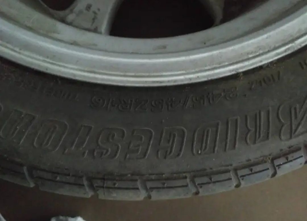 4 4 Jantes OEZ pneus 245/45 R16 semi novos