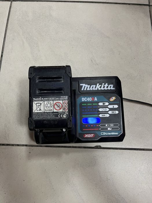 Акумуляторна болгарка Makita Ga038Gt201