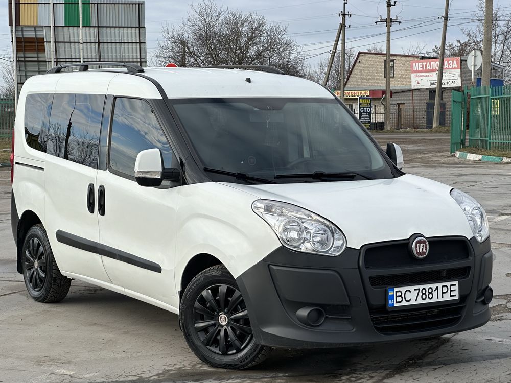 Fiat Doblo 2011 год. 1.6 турбо дизель Пассажир 6 ступка