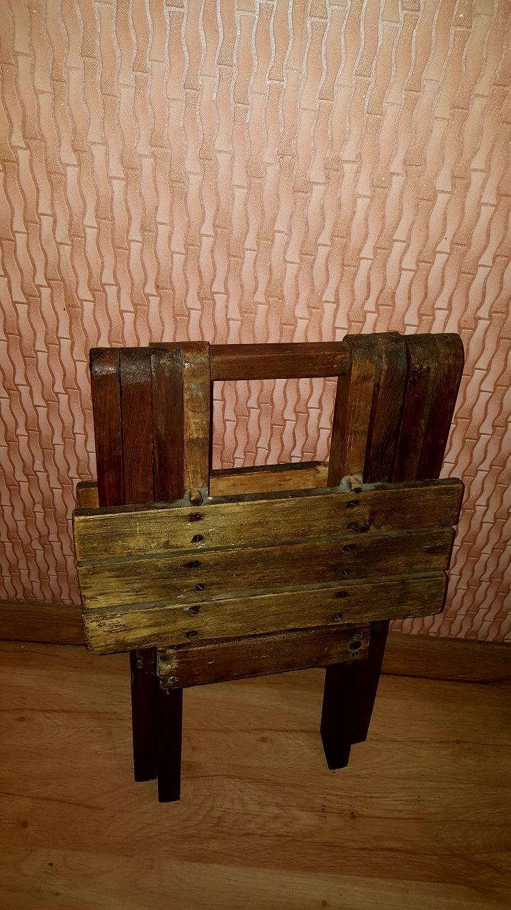 Stary drewniany taboret stołek stojak składany vintagelat PRL