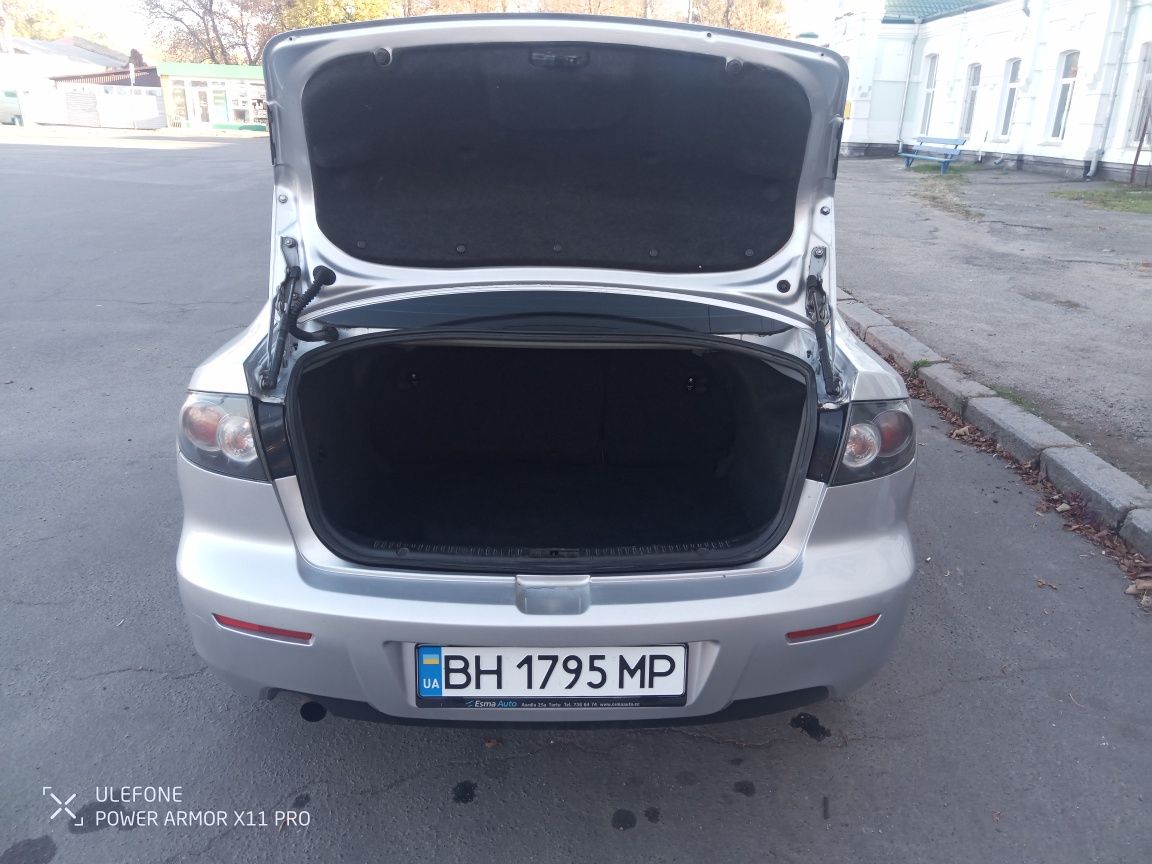 Mazda 3 2006 року.
