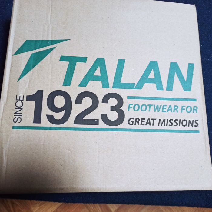 Продам берці зимові.