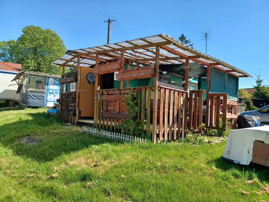 domek letniskowy nad jeziorem