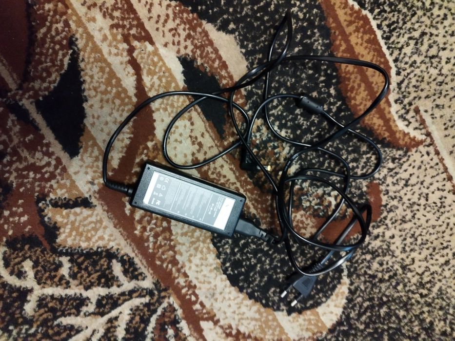 Zasilacz laptopa Movano