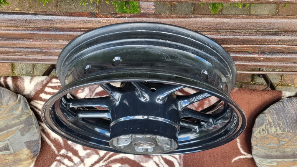 Felga do triumph tiger 800 xrx 17 cali
