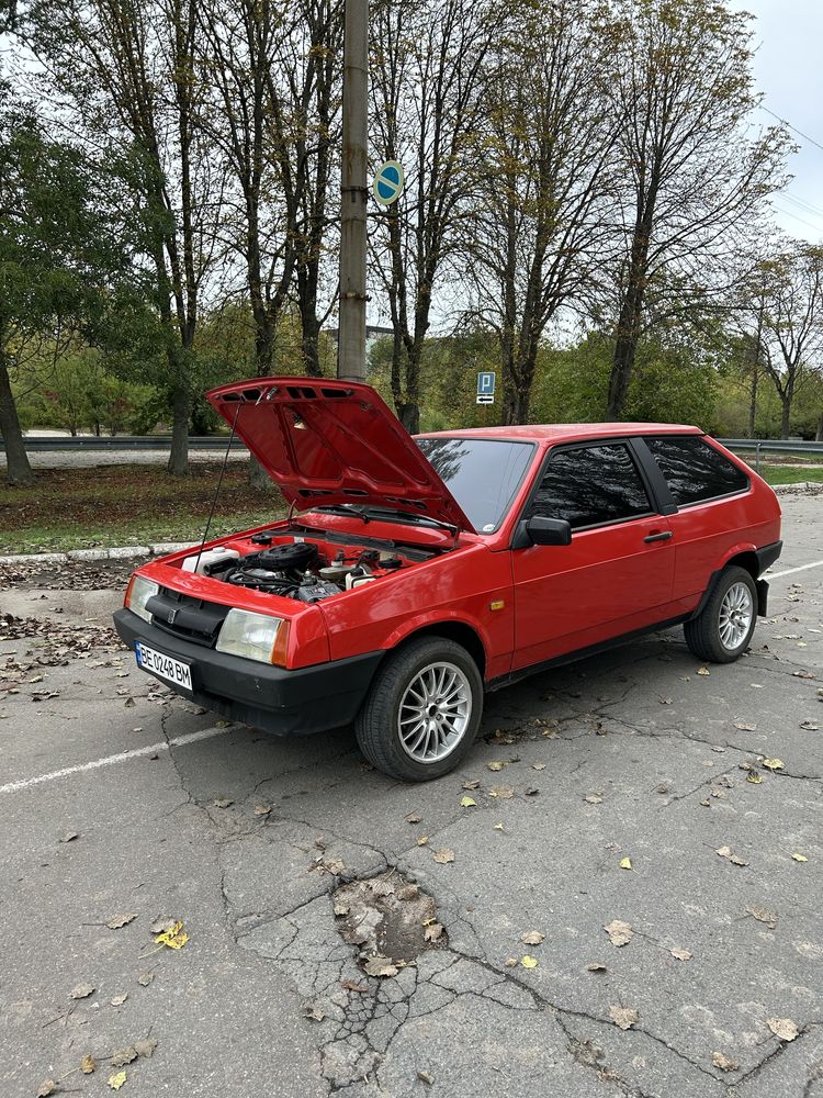 Автомобіль Ваз 2108