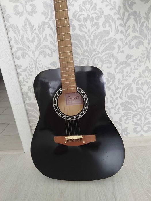 Гітара чорна, чохол в подарунок