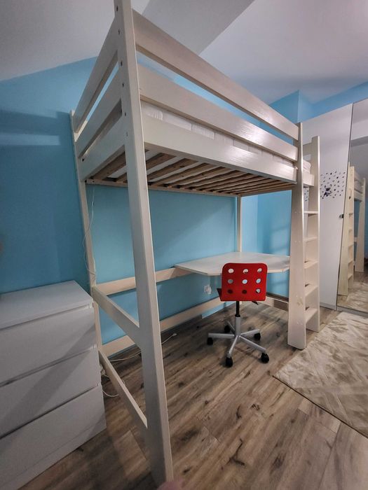 Łóżko piętrowe z biurkiem
