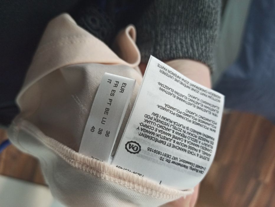 Sukienka koktajlowa koronkowa