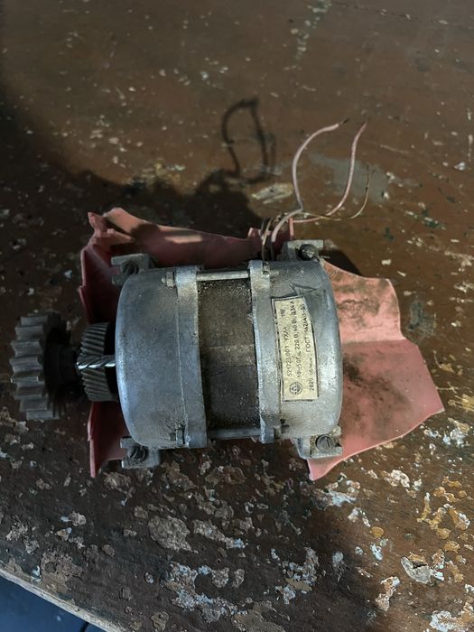 Двигатель электрический